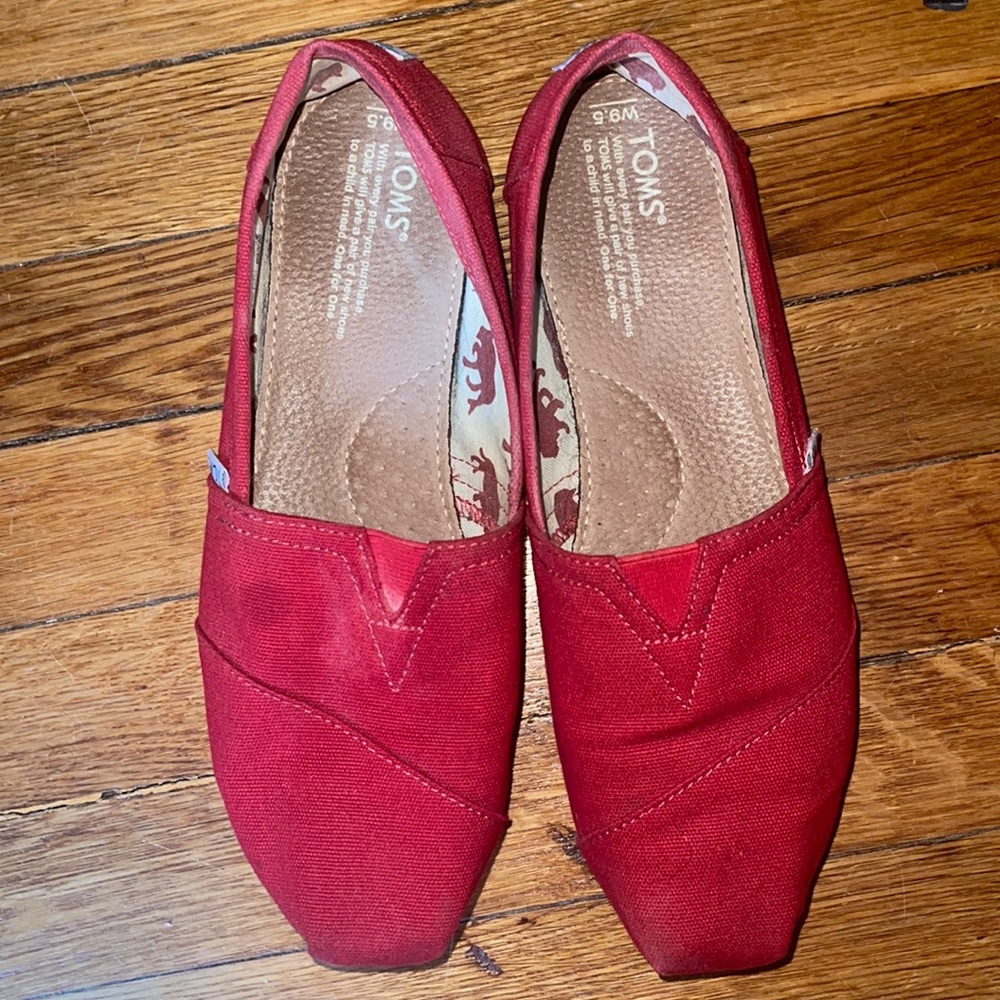 Red Toms (9.5W)